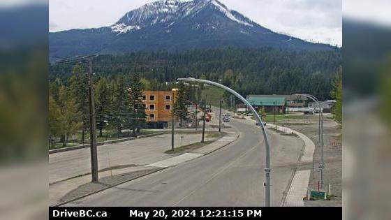 Traffic Cam Elkford › West: Hwy 43 at Fording River Road in - looking west