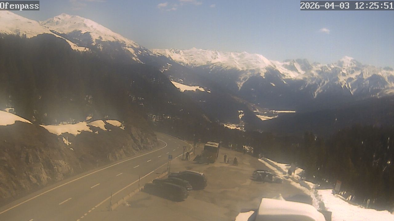 Traffic Cam Val Mustair: Ofenpass - Fuorn - PASSO del FORNO<br>Situazione al passo del Forno