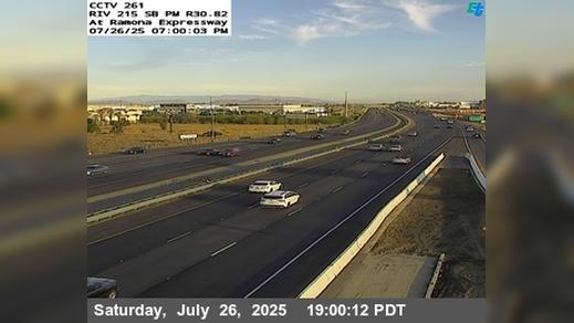 Traffic Cam Val Verde › South: I-215 : (261) Ramona Expressway