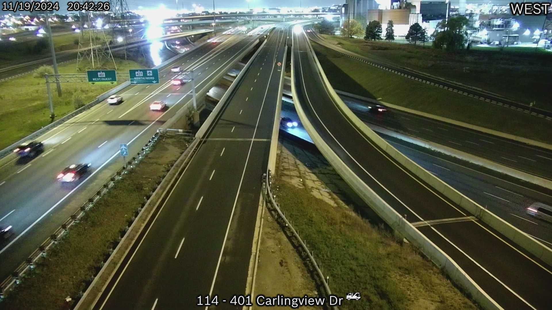 Traffic Cam Etobicoke: Highway 401 near Carlingview Drive