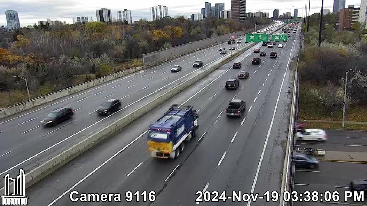 Traffic Cam Toronto: Don Valley Parkway near York Mills Rd