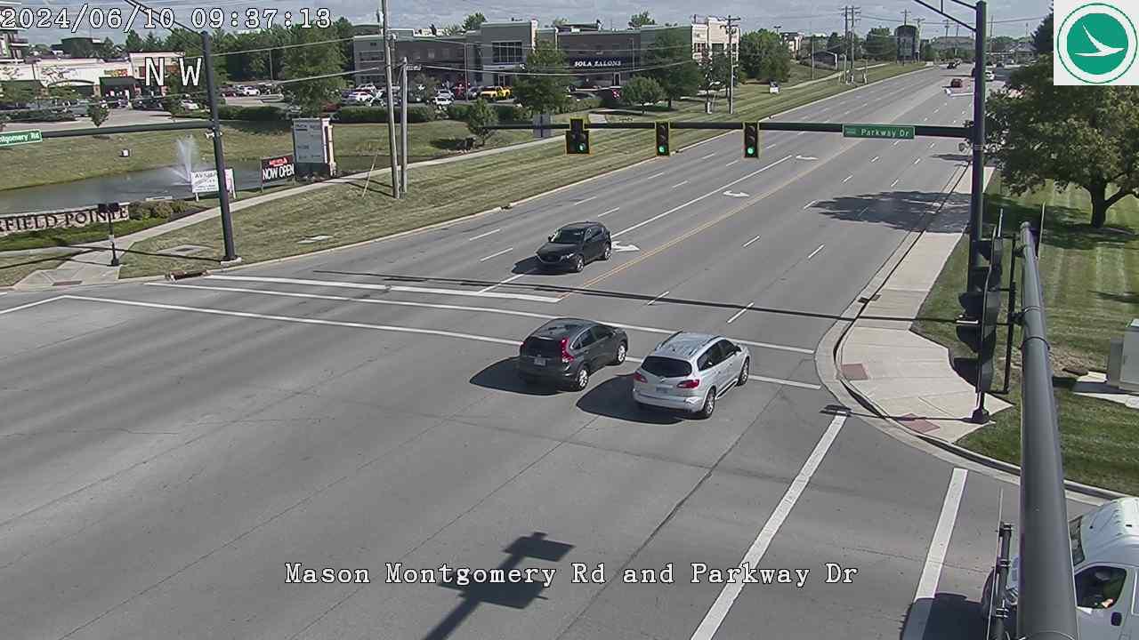 Traffic Cam Snidercrest: Mason Montgomery Rd & Parkway Dr