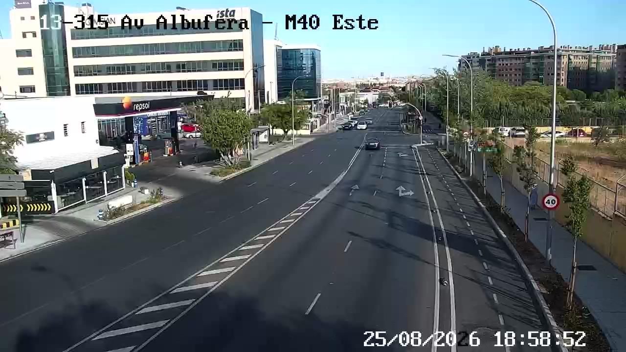 Traffic Cam Palomeras Sureste: AV DE LA ALBUFERA - M-40 ESTE