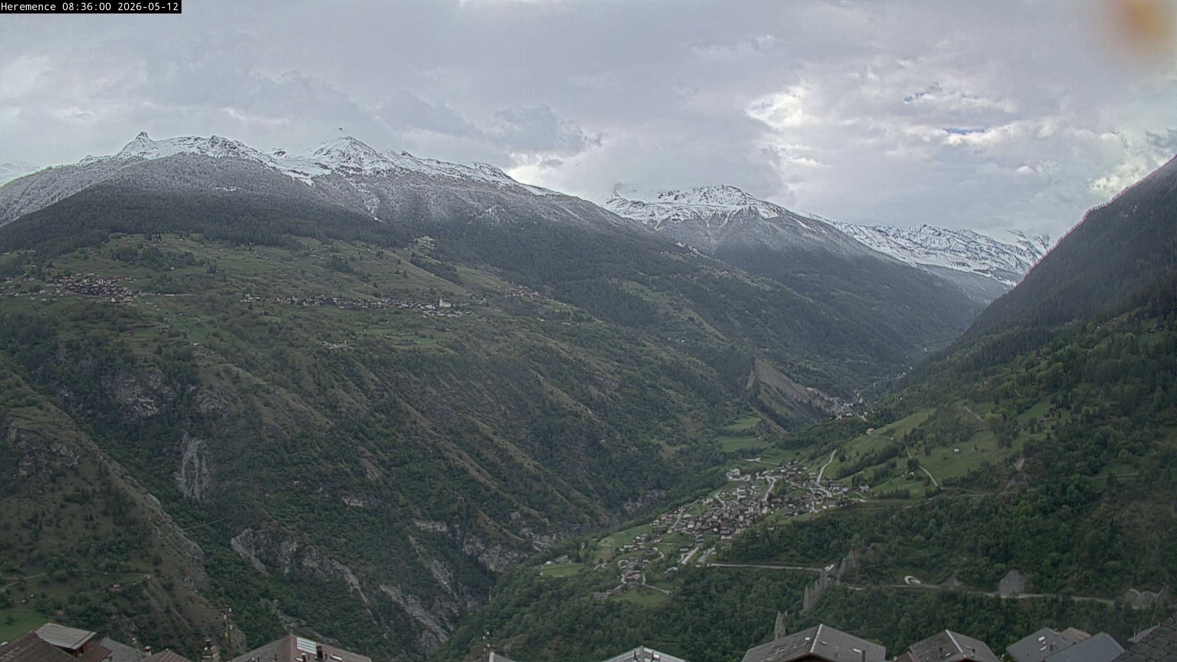 Hérémence: Euseigne, Pyramides d'Euseigne - Euseigne, Village - Saint-Martin - Val d’Hérens - Dent Blanche