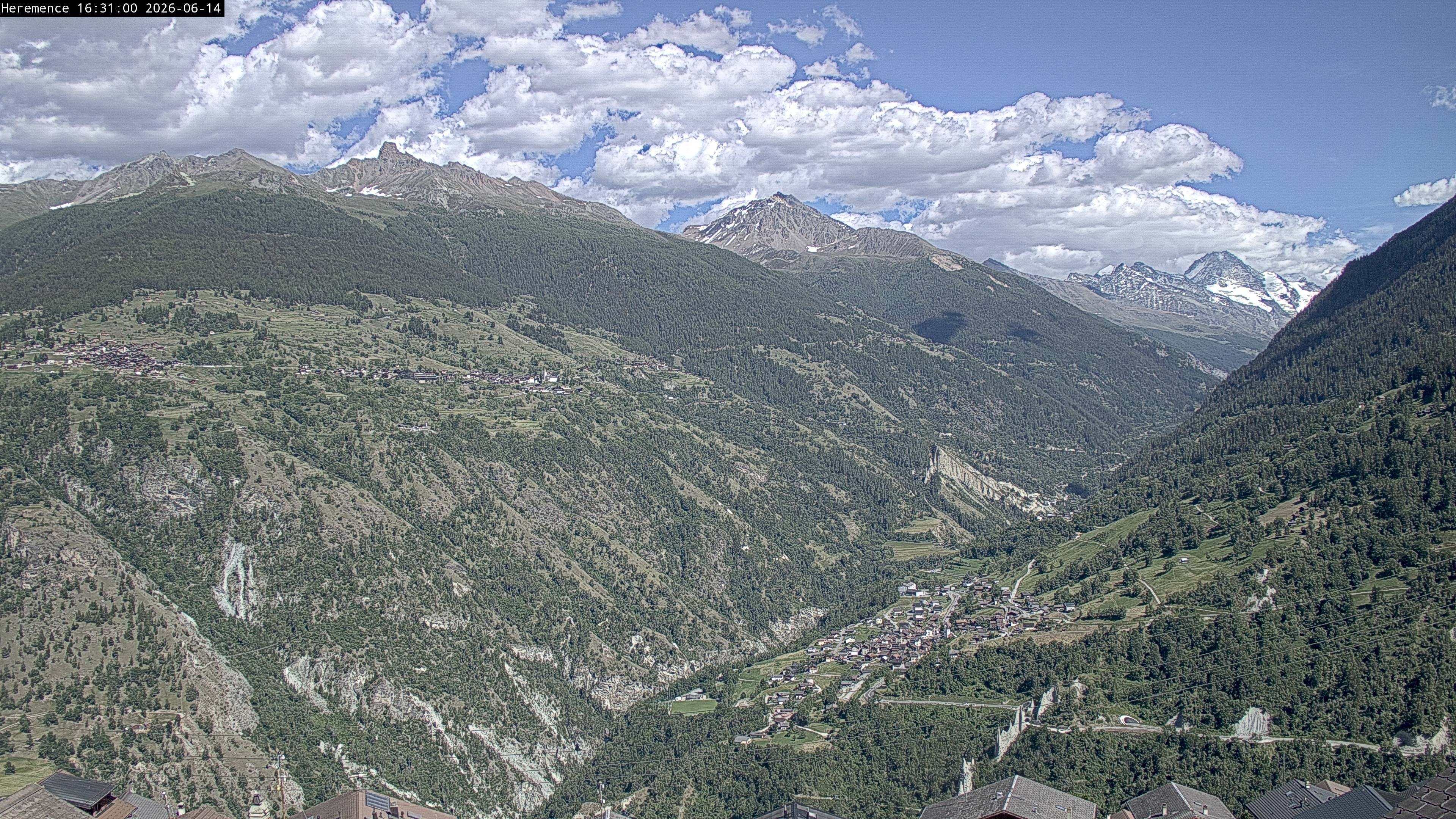 Hérémence: Euseigne, Pyramides d'Euseigne - Euseigne, Village - Saint-Martin - Val d’Hérens - Dent Blanche
