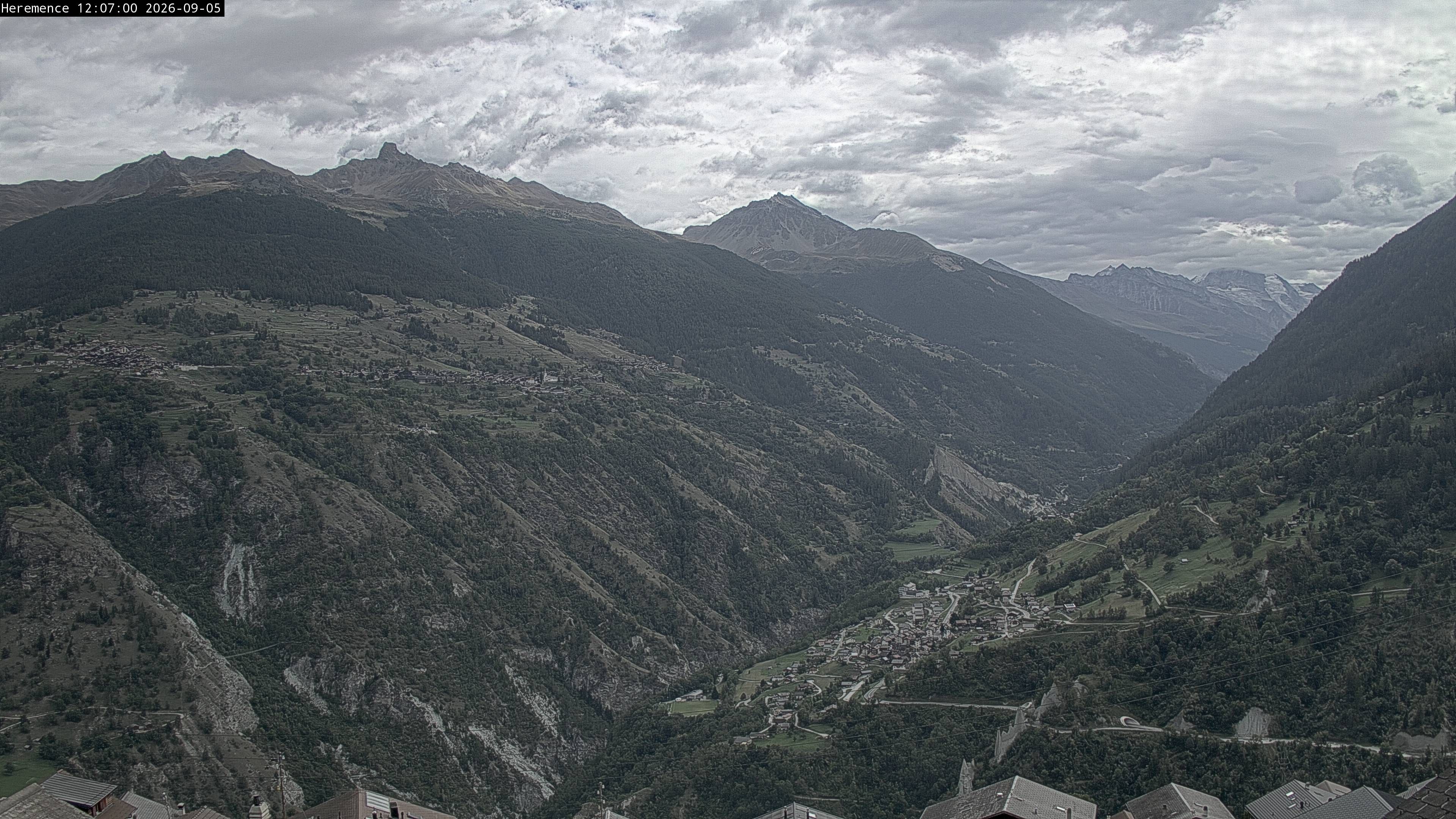 Hérémence: Euseigne, Pyramides d'Euseigne - Euseigne, Village - Saint-Martin - Val d’Hérens - Dent Blanche