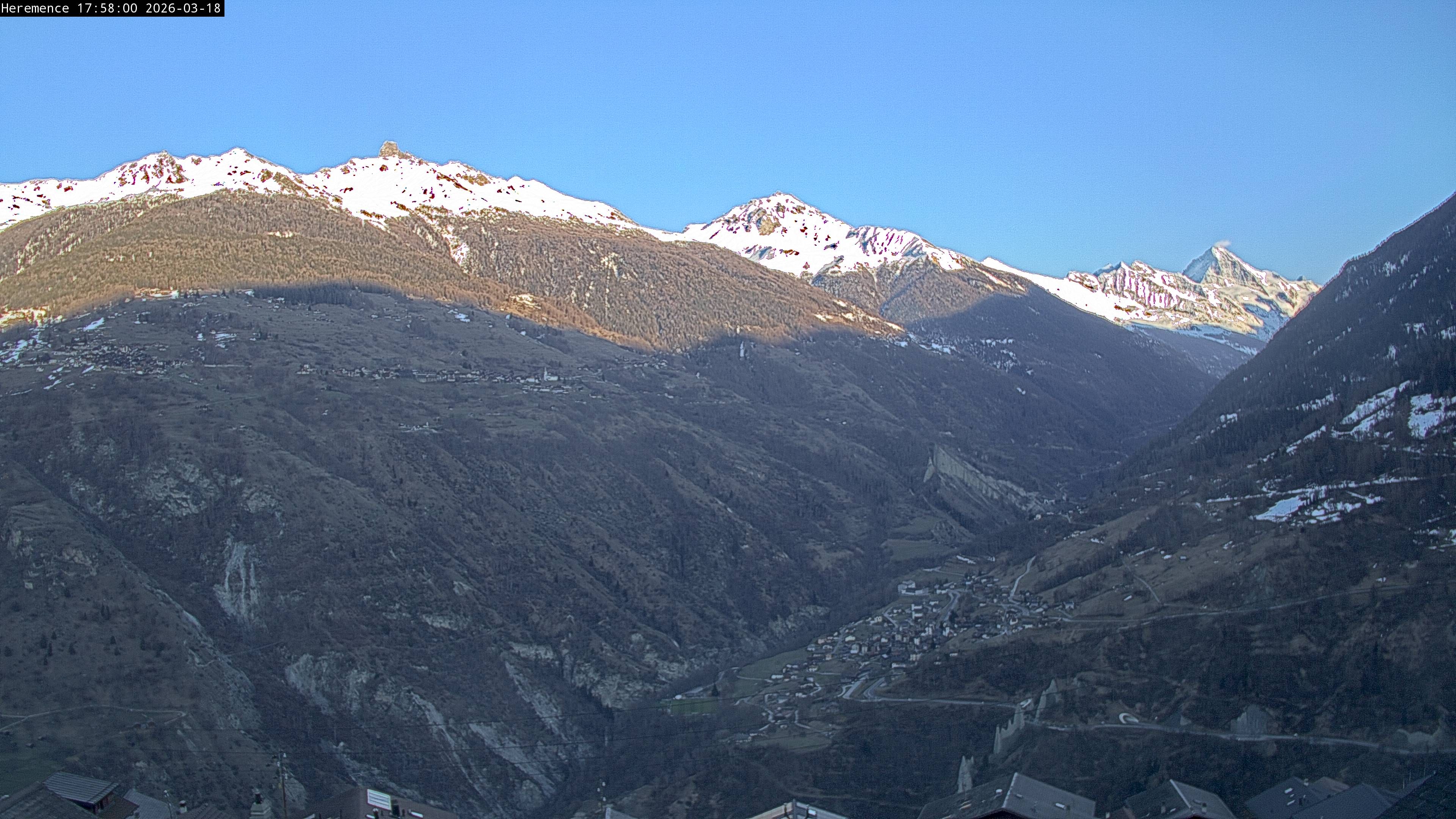 Hérémence: Euseigne, Pyramides d'Euseigne - Euseigne, Village - Saint-Martin - Val d’Hérens - Dent Blanche