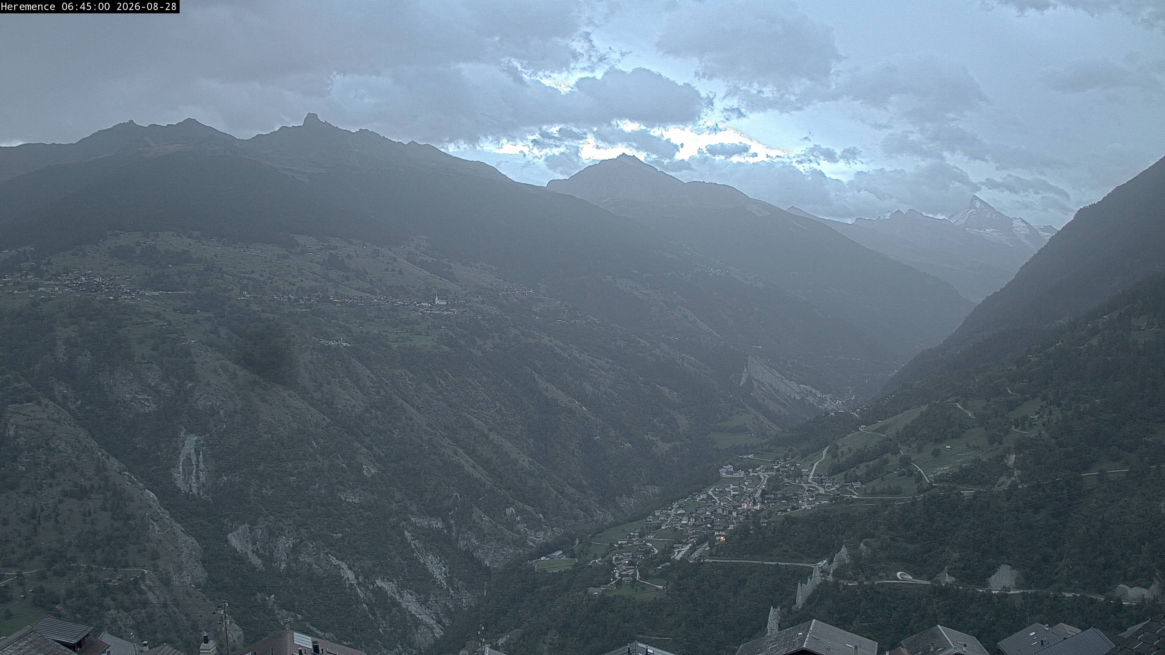 Hérémence: Euseigne, Pyramides d'Euseigne - Euseigne, Village - Saint-Martin - Val d’Hérens - Dent Blanche