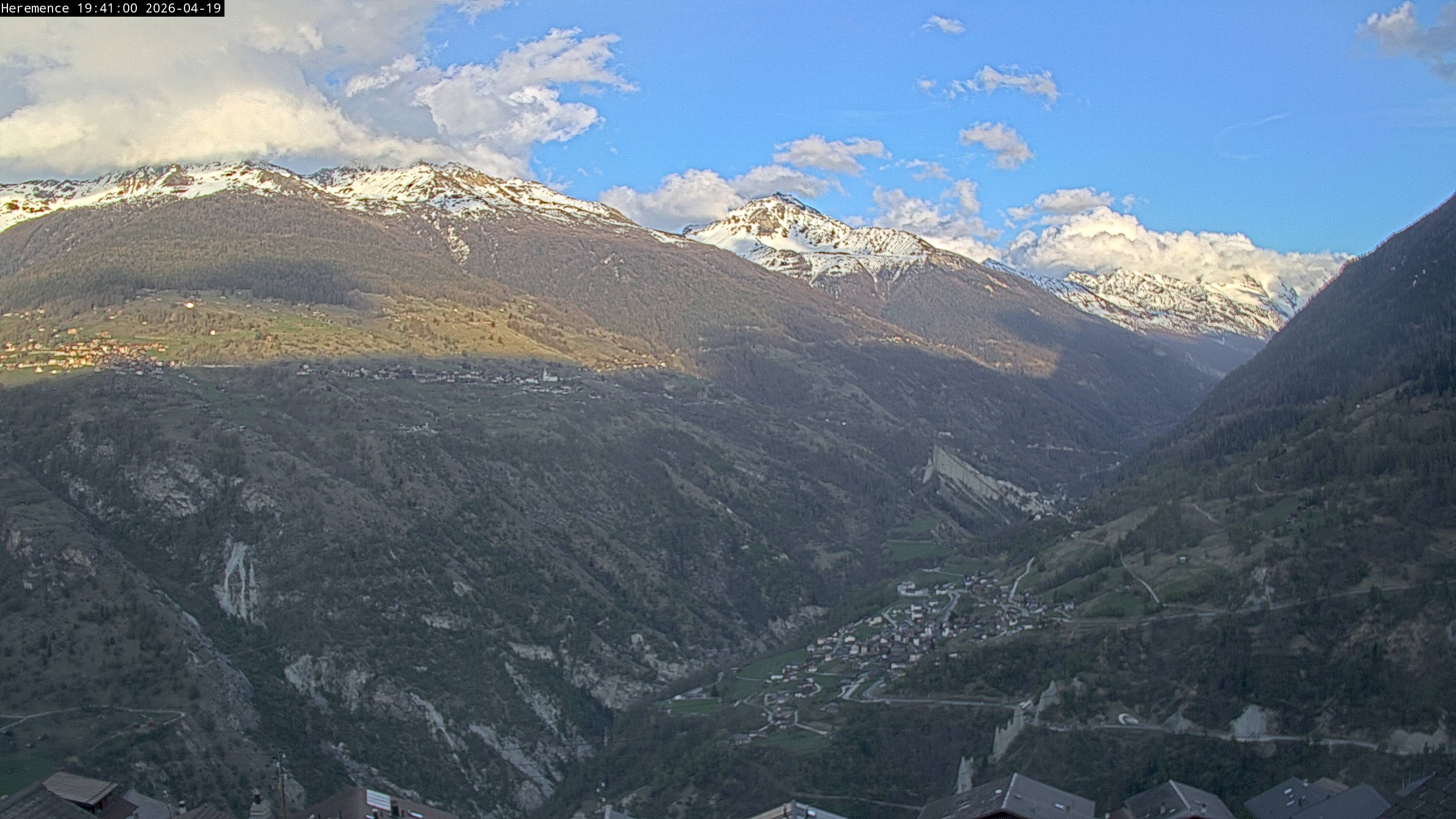 Hérémence: Euseigne, Pyramides d'Euseigne - Euseigne, Village - Saint-Martin - Val d’Hérens - Dent Blanche
