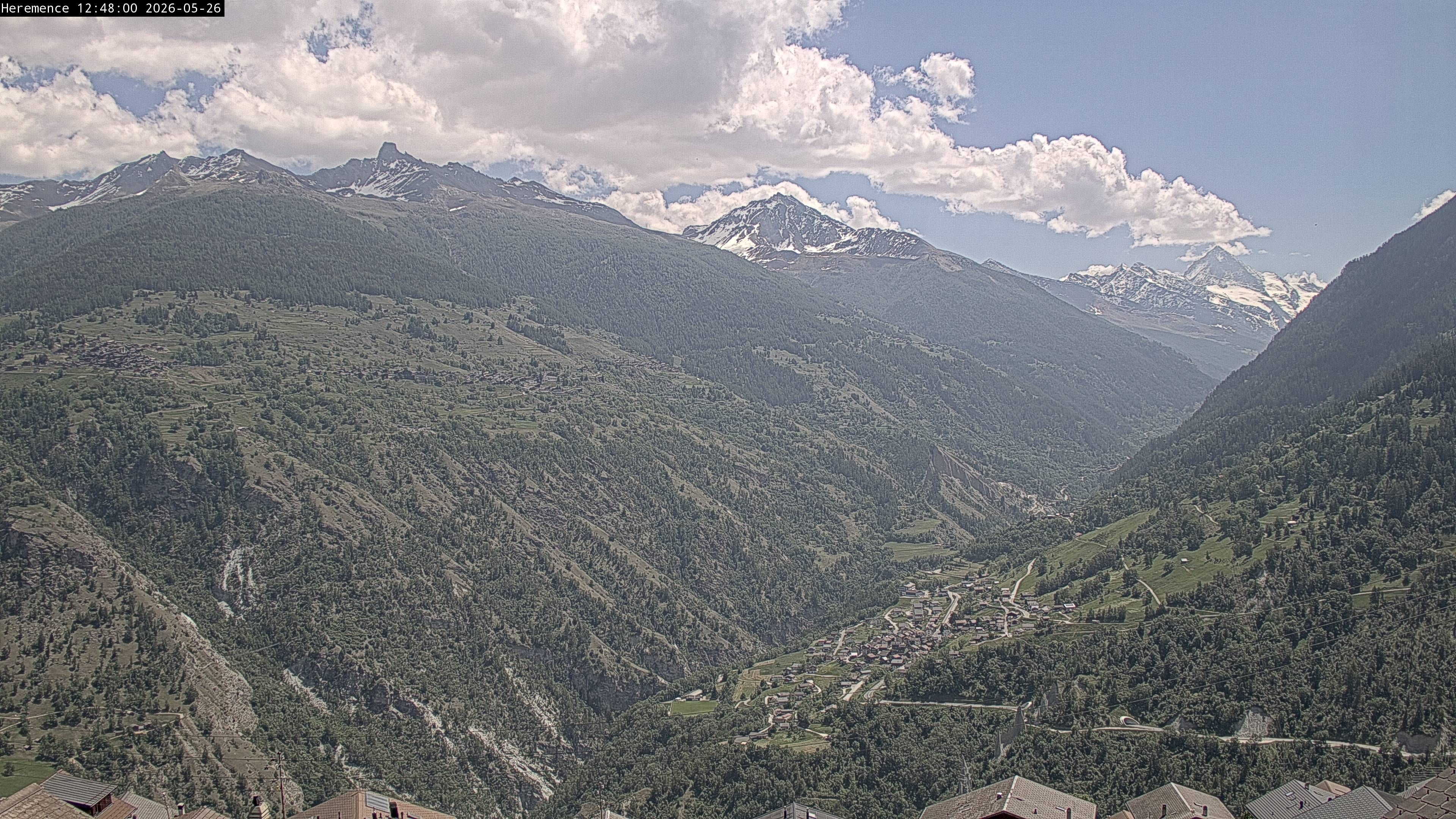 Hérémence: Euseigne, Pyramides d'Euseigne - Euseigne, Village - Saint-Martin - Val d’Hérens - Dent Blanche