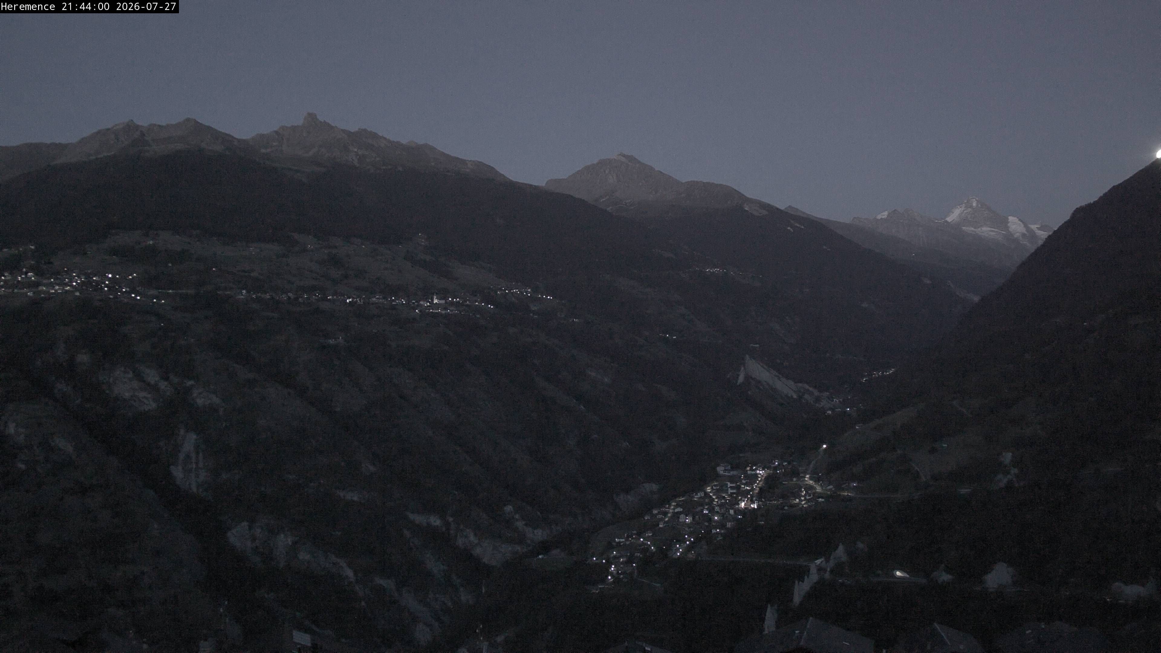 Hérémence: Euseigne, Pyramides d'Euseigne - Euseigne, Village - Saint-Martin - Val d’Hérens - Dent Blanche