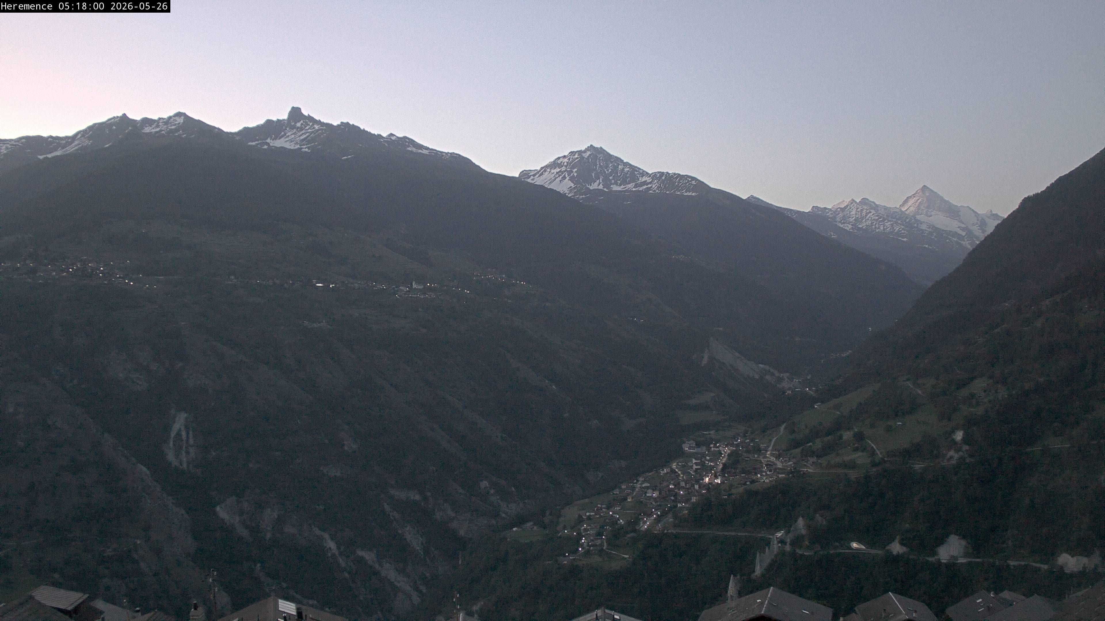 Hérémence: Euseigne, Pyramides d'Euseigne - Euseigne, Village - Saint-Martin - Val d’Hérens - Dent Blanche