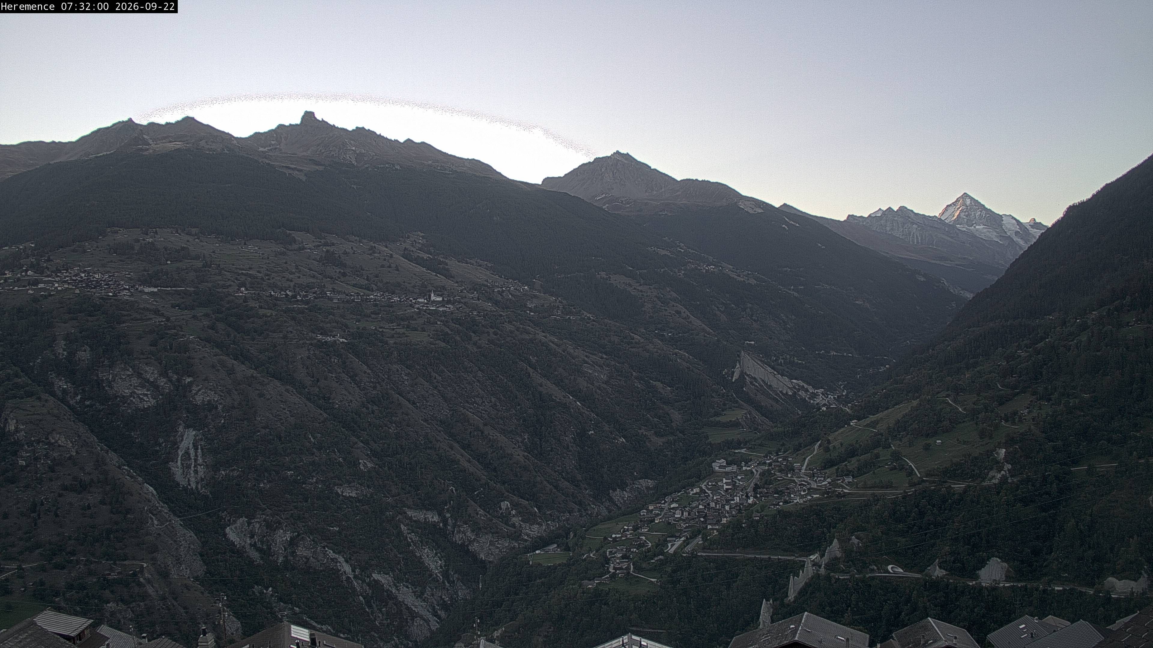 Hérémence: Euseigne, Pyramides d'Euseigne - Euseigne, Village - Saint-Martin - Val d’Hérens - Dent Blanche
