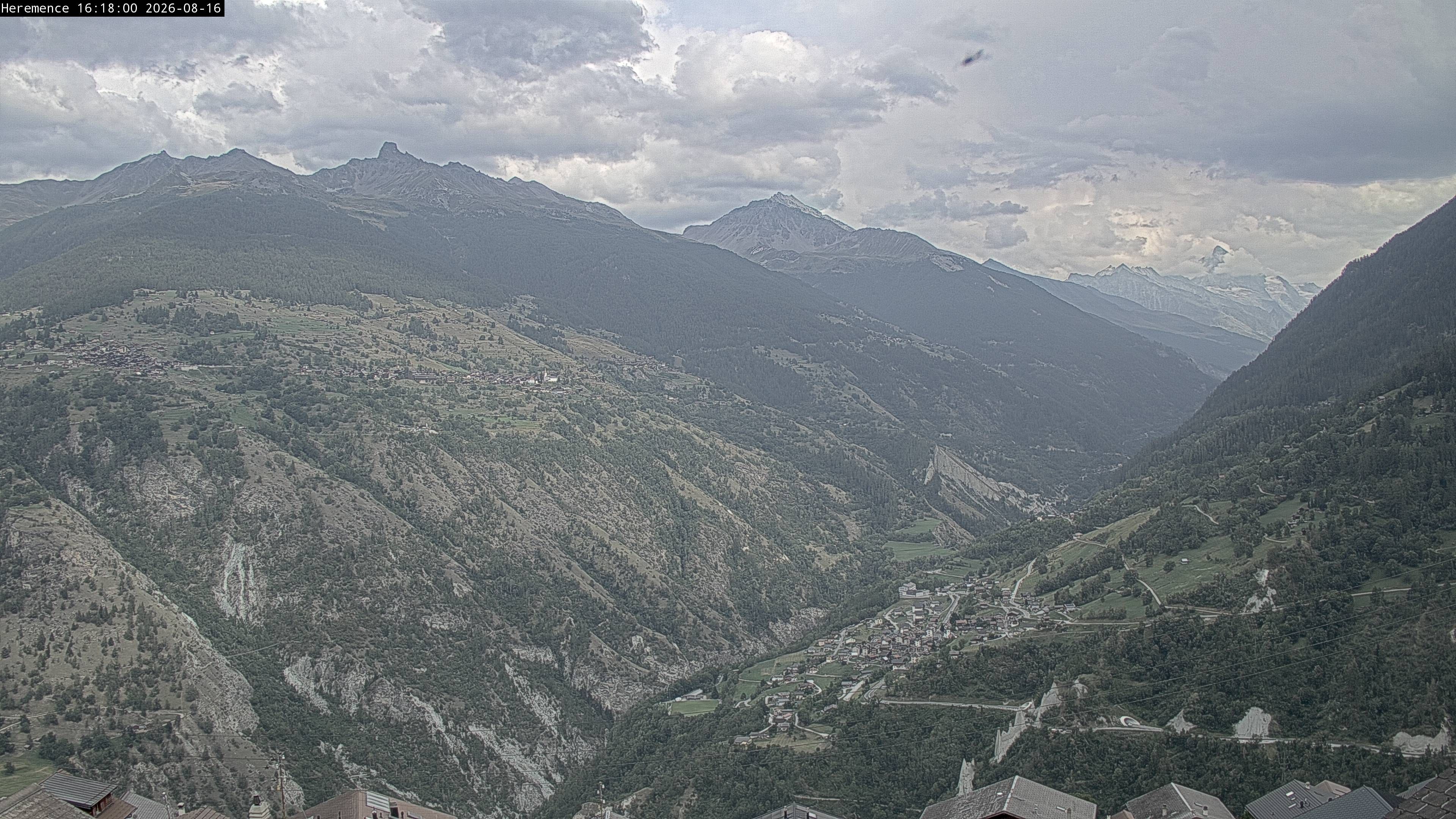 Hérémence: Euseigne, Pyramides d'Euseigne - Euseigne, Village - Saint-Martin - Val d’Hérens - Dent Blanche