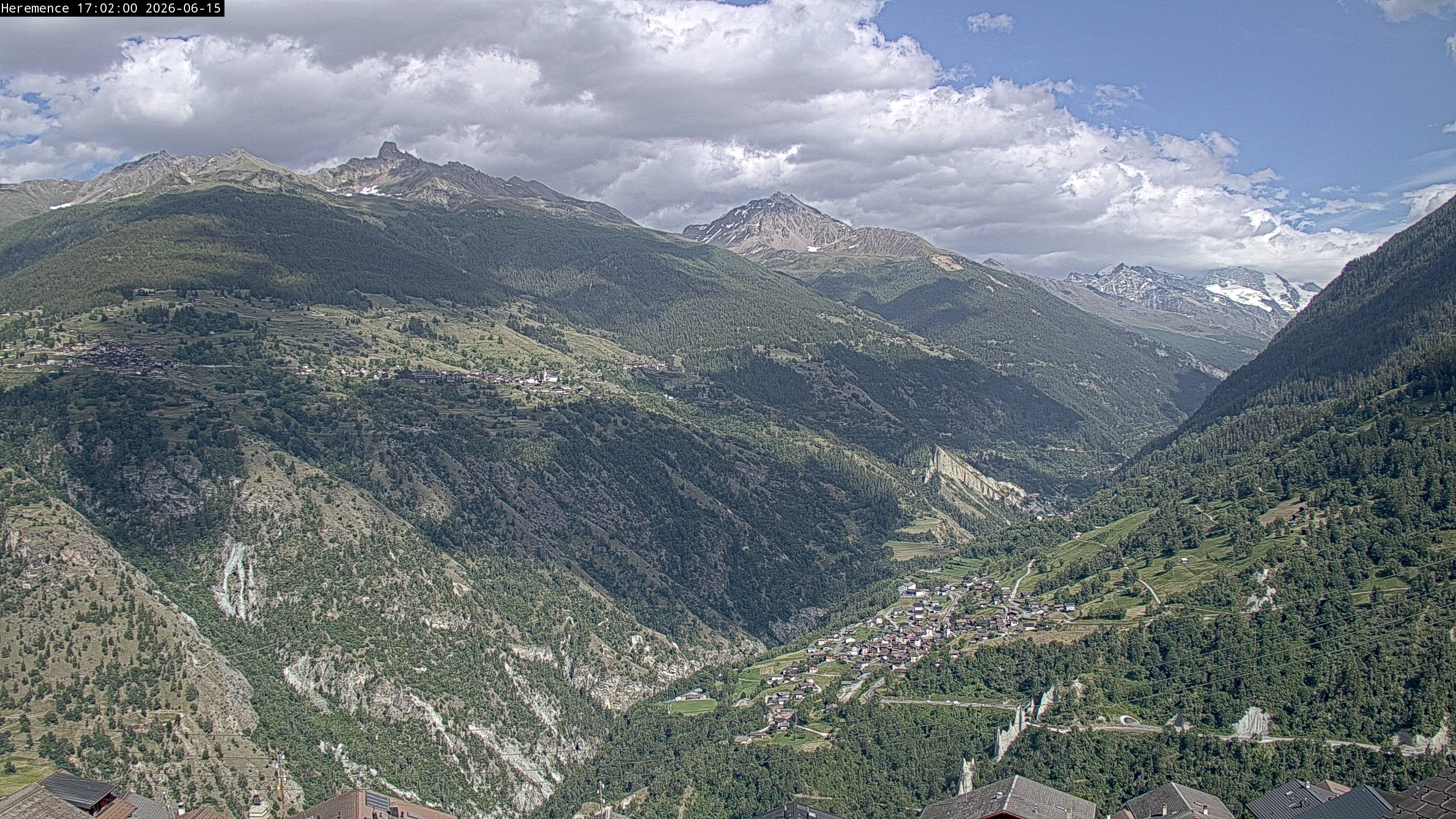 Hérémence: Euseigne, Pyramides d'Euseigne - Euseigne, Village - Saint-Martin - Val d’Hérens - Dent Blanche