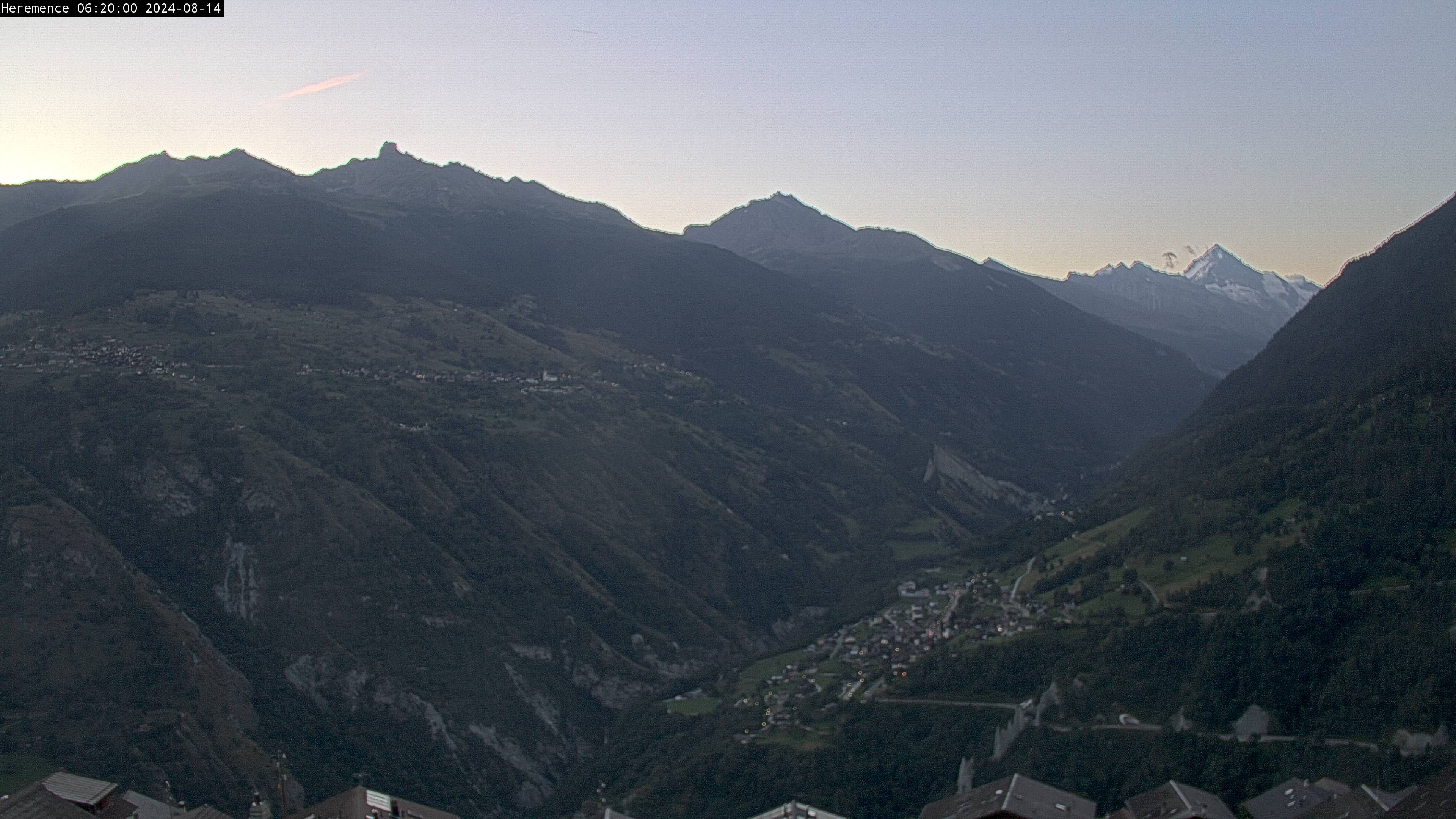 Hérémence: Euseigne, Pyramides d'Euseigne - Euseigne, Village - Saint-Martin - Val d’Hérens - Dent Blanche