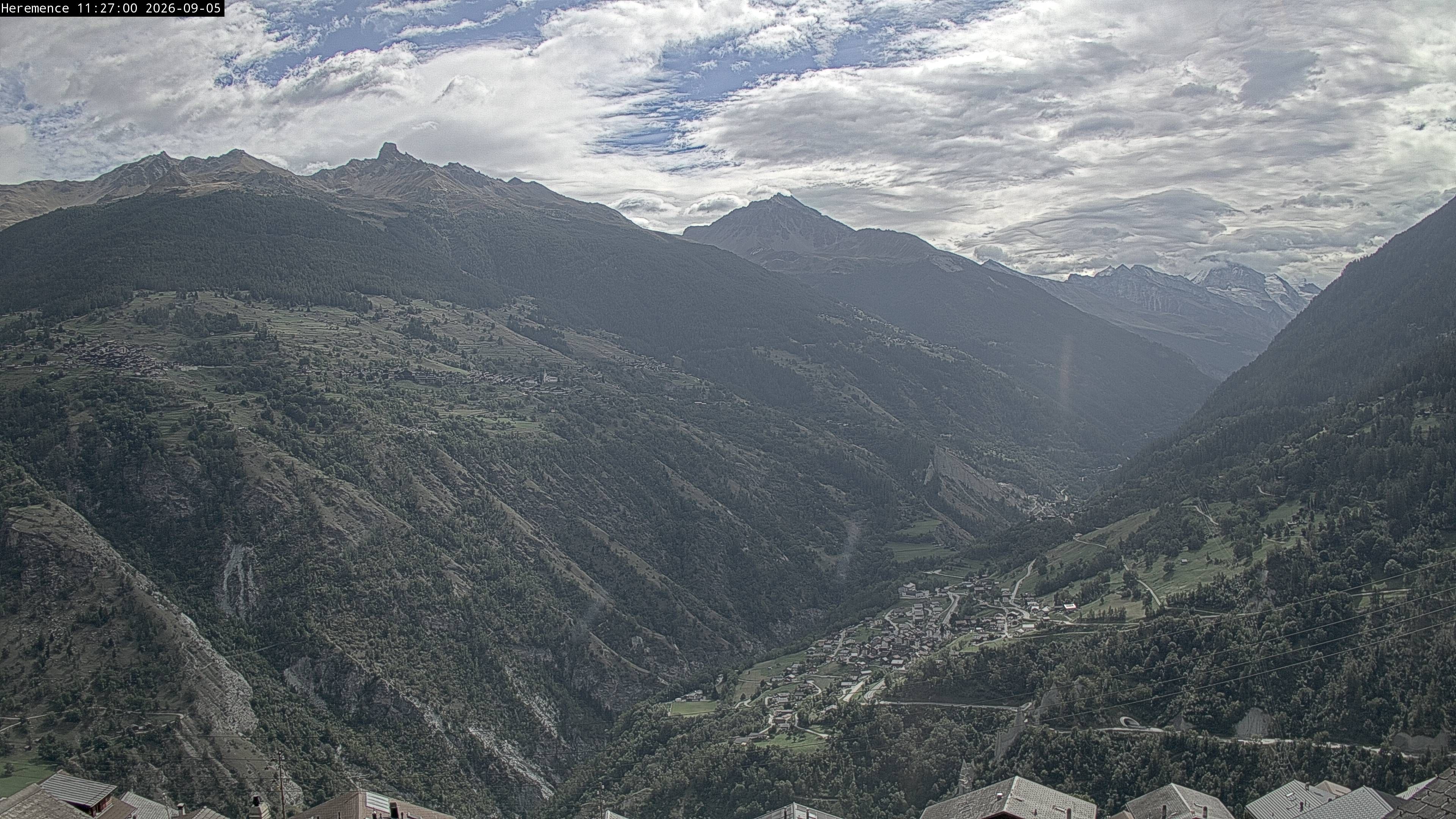 Hérémence: Euseigne, Pyramides d'Euseigne - Euseigne, Village - Saint-Martin - Val d’Hérens - Dent Blanche