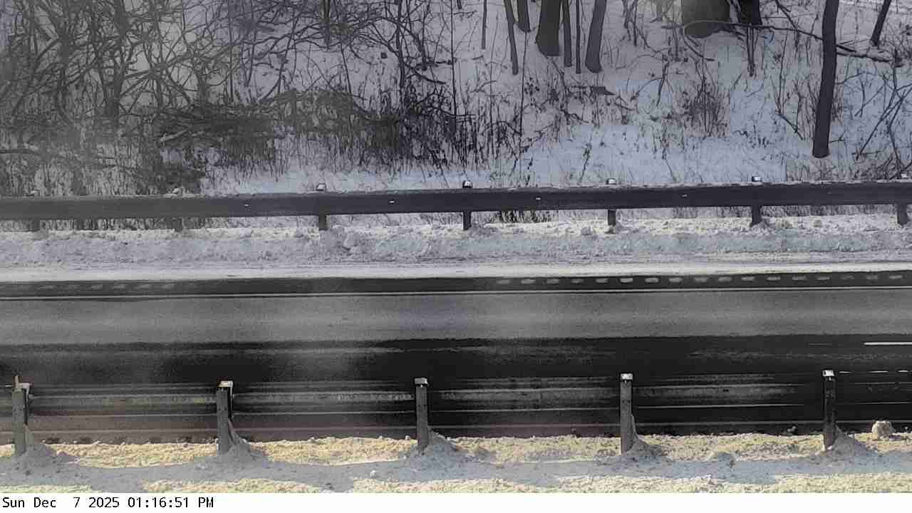 Traffic Cam Summit Mobile Home Park: US 169: U.S.169 (St. Peter - MP 69): U.S.169 (St. Peter - MP 69) View