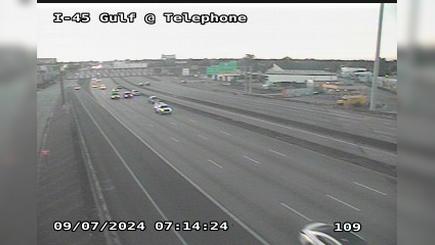 Traffic Cam Houston › South: I-45 Gulf @ Telephone