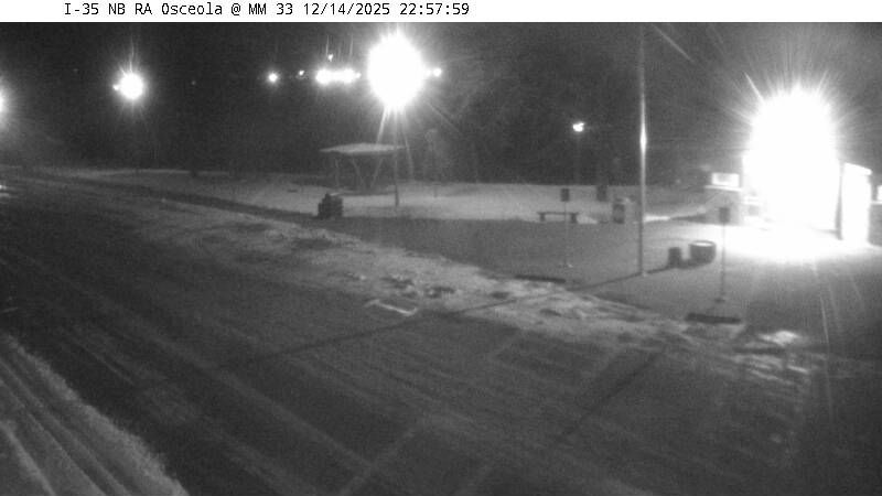 Traffic Cam Osceola: Rest Area: I-35 NB MM 33 near - Truck Parking