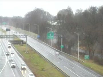 Traffic Cam New Britain › West: RT 72 WB Exit 3 (I-84)