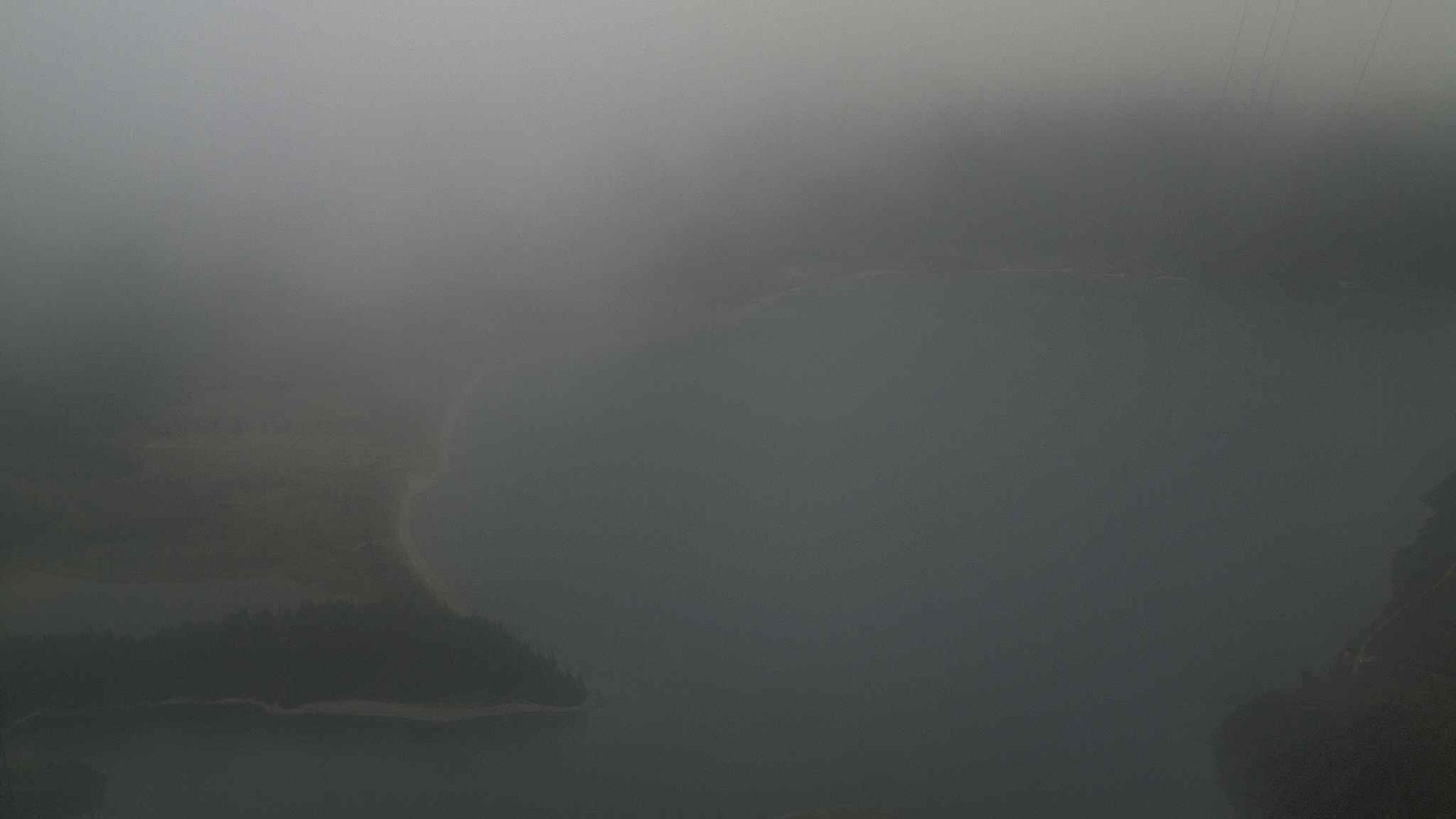 Ilha de São Miguel durante o dia Ilha de São Miguel durante o dia