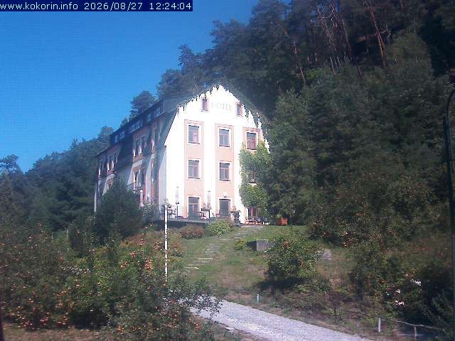 Traffic Cam Kokorin › North: Hotel Kokořín