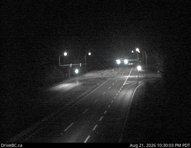 Traffic Cam Area C › North: Hwy 19 at Hamm Road, about 25 km north of Courtenay, looking north