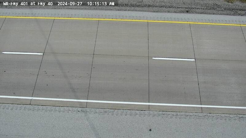 Traffic Cam Chatham: Highway 401 near Highway