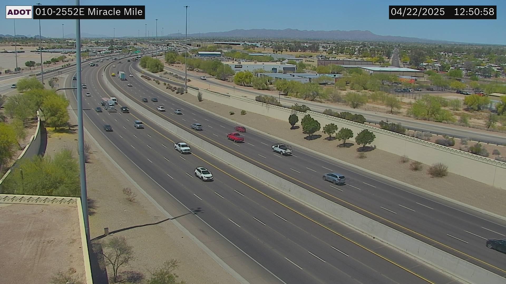 Traffic Cam Flowing Wells › East: I-10 EB 255.20 @Miracle Mile