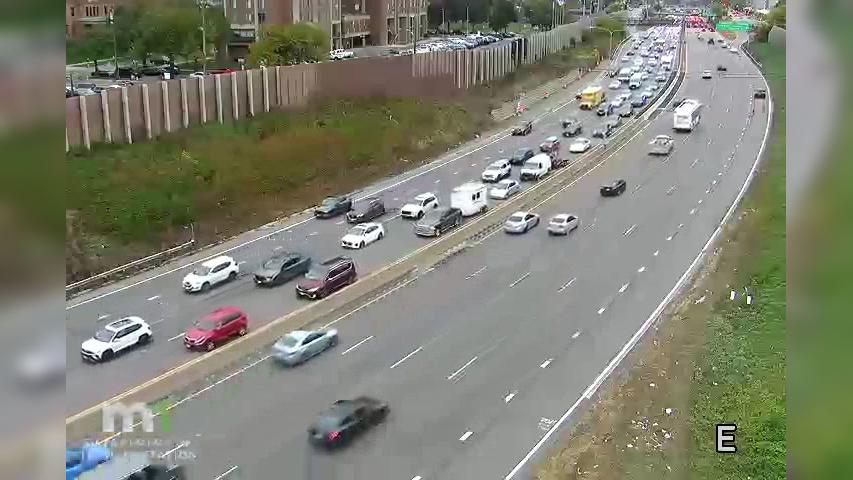 Traffic Cam Seward: I-94 EB @ Cedar Ave