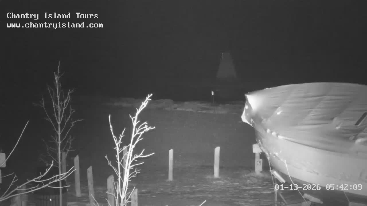 Saugeen Shores › North-West: Southampton Range Light (Lighthouse) - Southampton - Saugeen River - Southampton Harbour Hotel & Spa