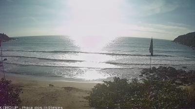Ingleses Beach: Captivating Coastal Views