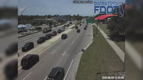 Traffic Cam Venice Gardens: SA US41 @ Lowes/Venetian Plaza Ent 1030/866