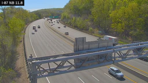 Traffic Cam Glenville › North: I-87 between Interchange 8 (I-287) and Interchange 9 (Tarrytown