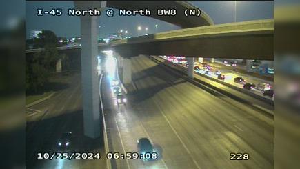 Traffic Cam North Houston District › South: I-45 North @ North BW 8 (N)