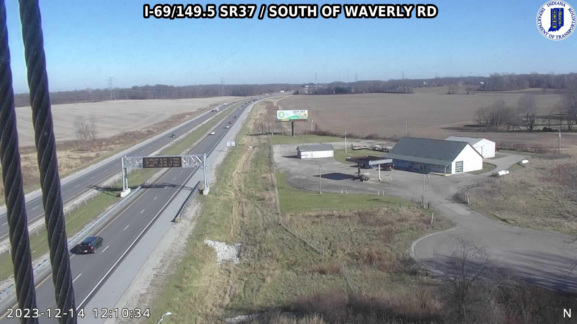 Traffic Cam Waverly Woods: I-69: I-69/149.5 SR37 - SOUTH OF WAVERLY RD: I-69/149.5 SR37 - SOUTH OF WAVERLY RD