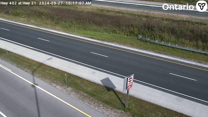Traffic Cam Plympton-Wyoming: Highway 402 and Highway