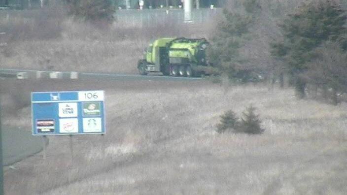 Traffic Cam Burlington: QEW Oakville near Ford Plant