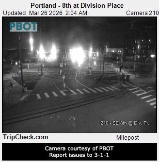 Traffic Cam Portland: 8th at Division Place