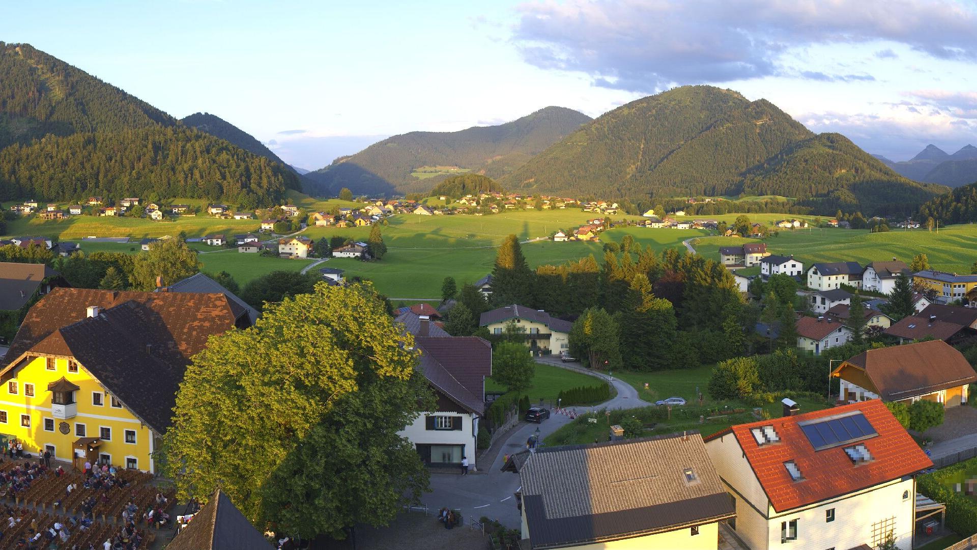 Faistenau: Majestic Mountain Landscapes Webcam