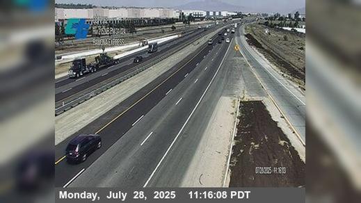 Traffic Cam Val Verde › North: I-215 : (262) Ramona Expressway