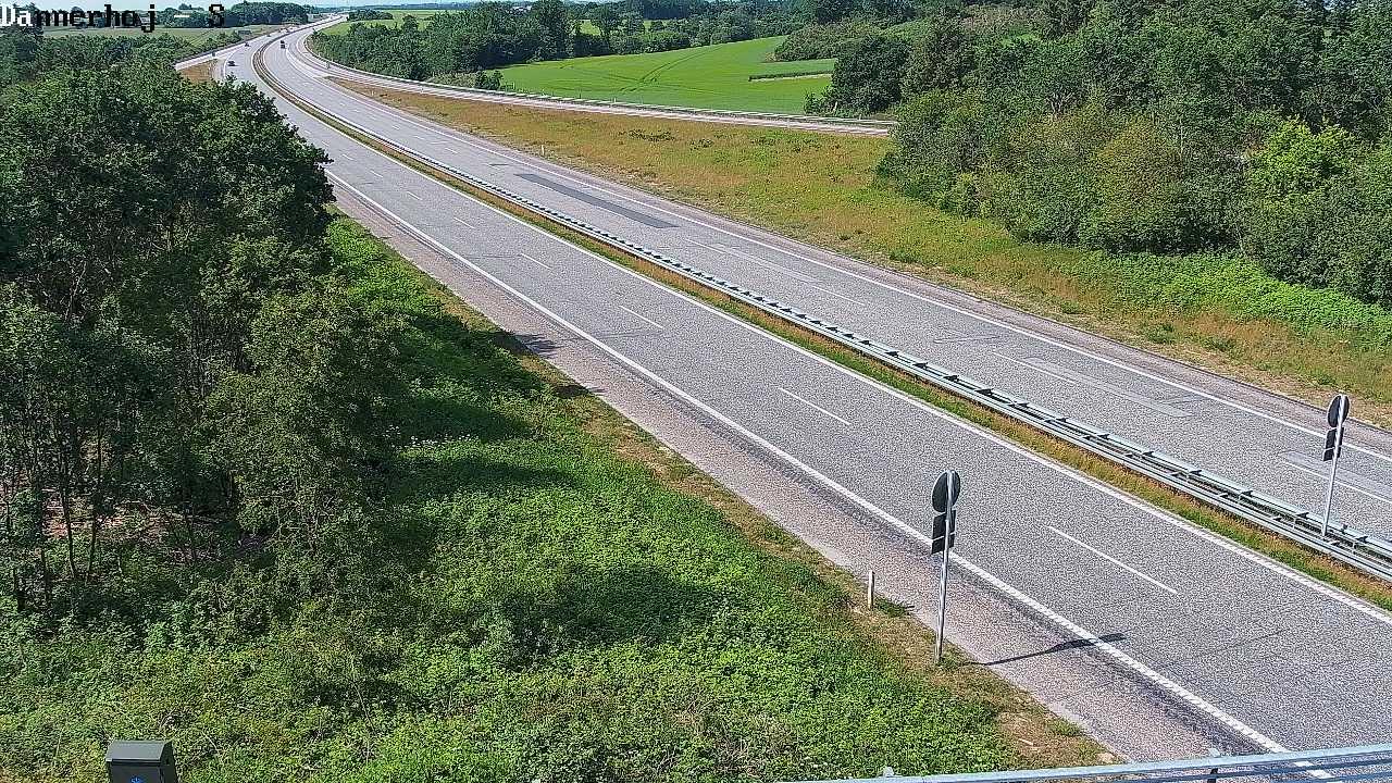 Traffic Cam Landvadhoj › South: E45 Dannerhøj - S