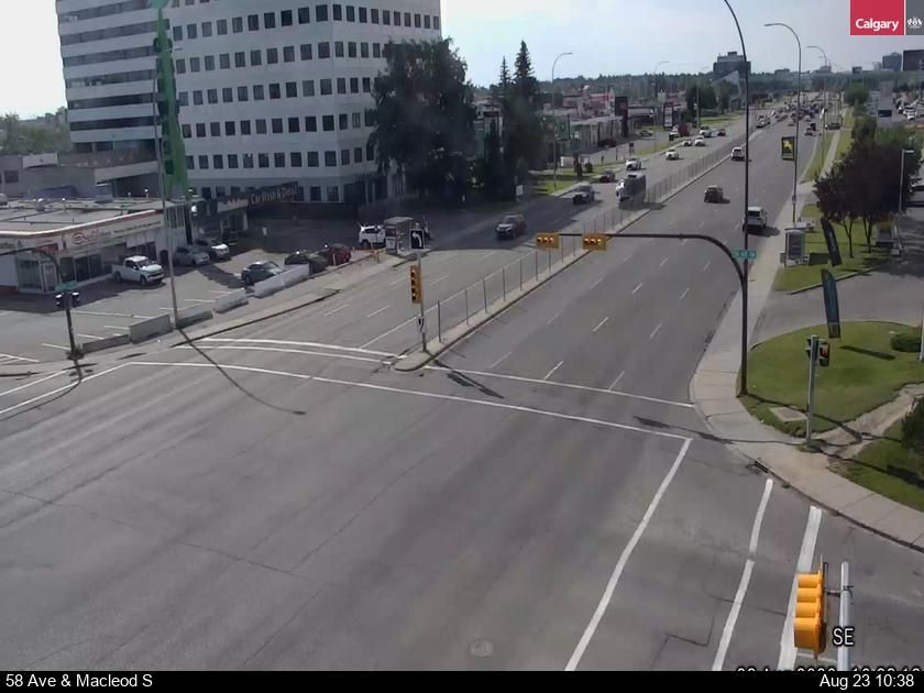 Traffic Cam Windsor Park: 58 Ave - Macleod Trail S