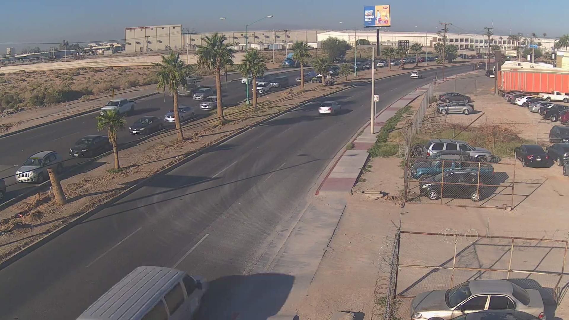 Traffic Cam Mexicali › West: Hospital de la Familia Urgencias