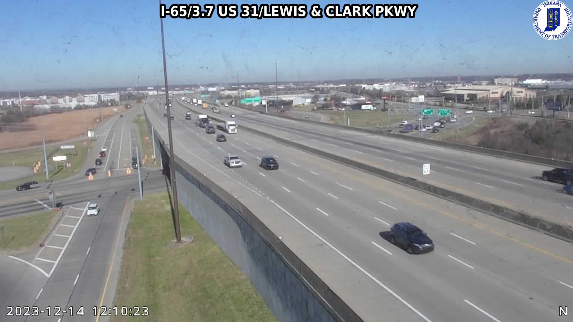 Traffic Cam Clarksville: I-65: I-65/3.7 US 31/LEWIS & CLARK PKWY