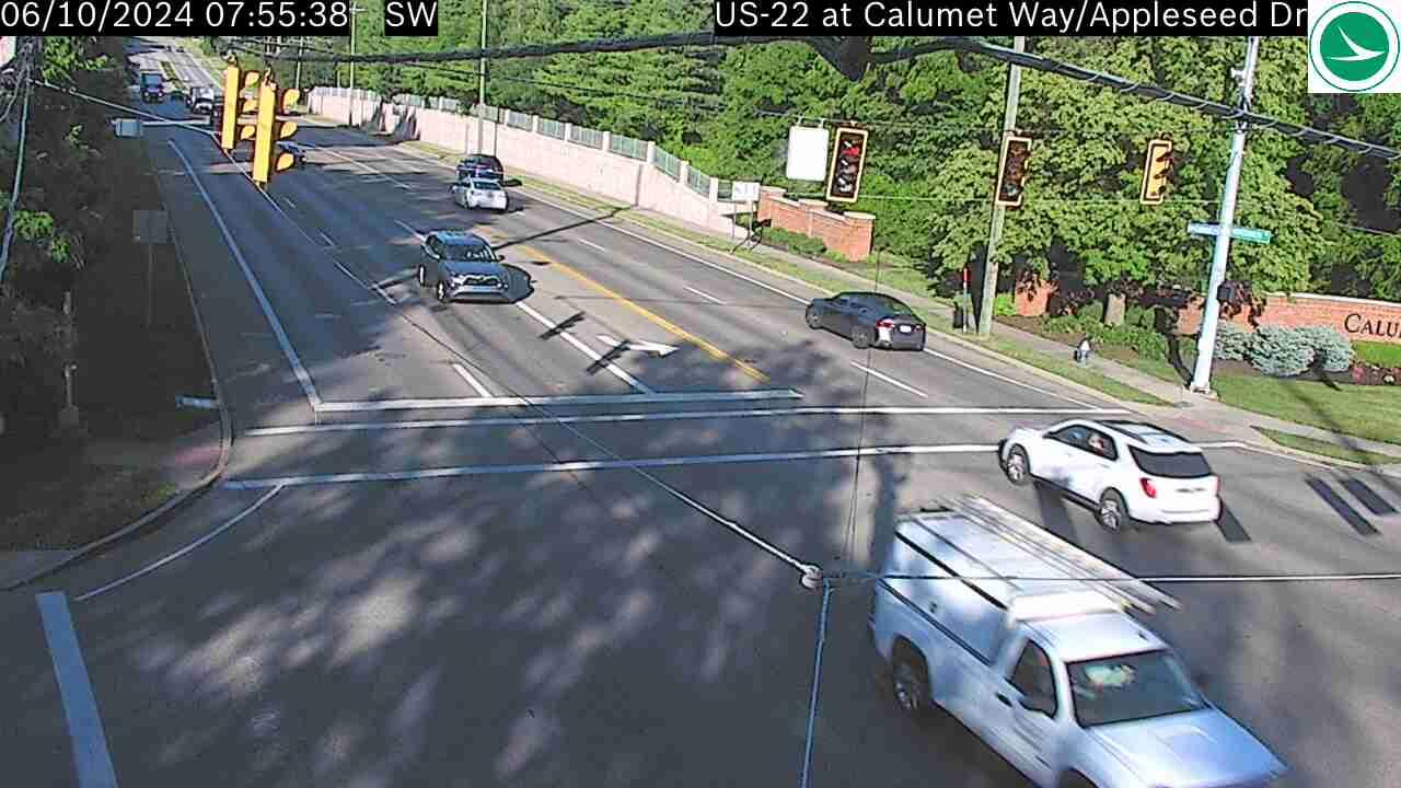 Traffic Cam Sixteen Mile Stand: US-22 at Calumet Way/Appleseed Dr