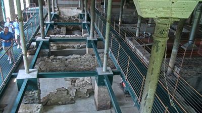ˈfɹæŋkfɔːɹt: Buffalo Trace Distillery