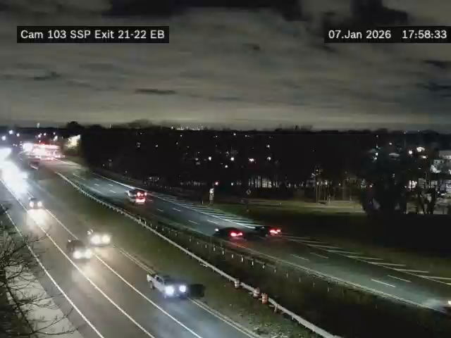 Traffic Cam Rockville Centre › West: SSP between Exit 21 (Nassau Rd.) and Exit 22 (MSP