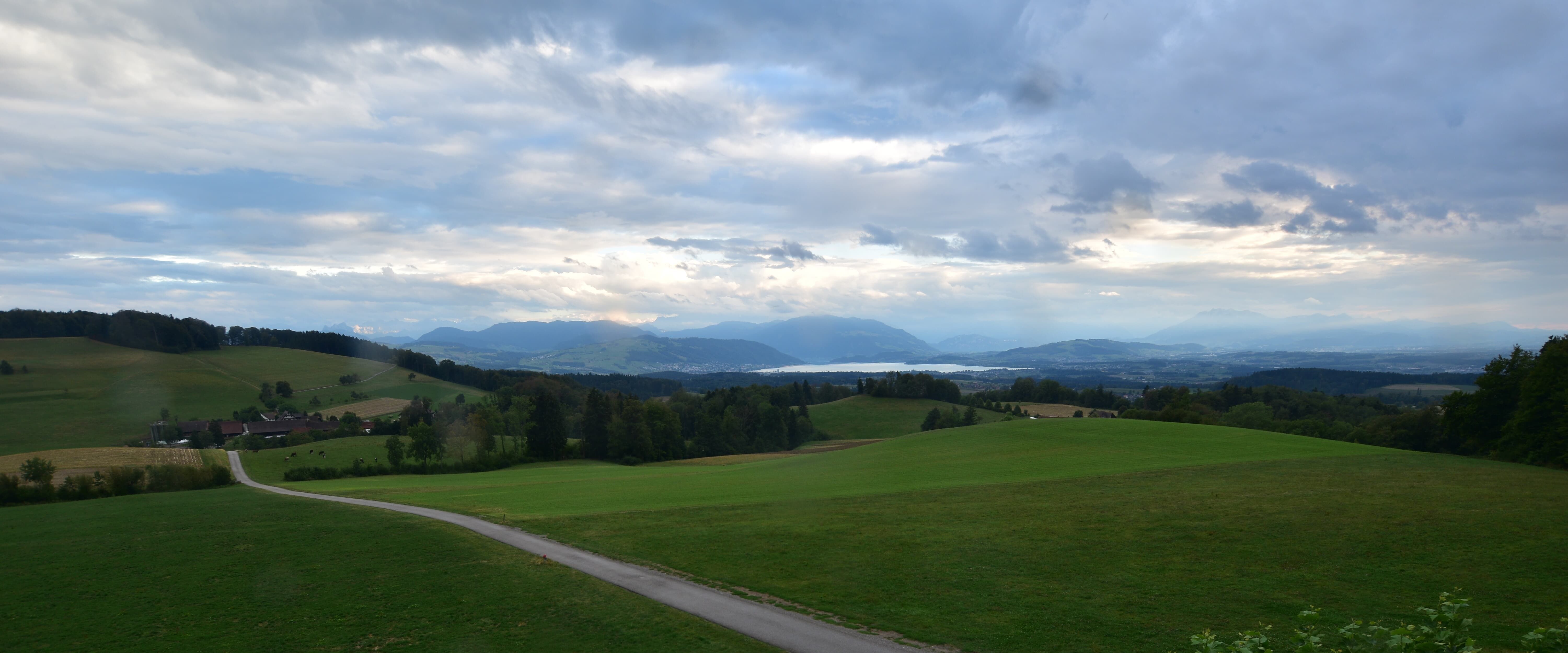Langnau am Albis › Südwesten: Naturfreundeweg 8 - Rigi - Mount Pilatus - Eiger - Mönch - Jungfrau